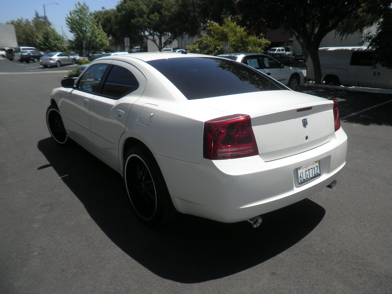 custom modifications: Car of the Day - 2008 Dodge Charger with Auto