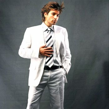 Best mens formal wear Take your pick of chinos, khakis and flat-front pants in darker shades to create a more formal look. Pleated pants work well with suit jackets and tuxedo blazers. Pleated pants work well with suit jackets and tuxedo blazers.