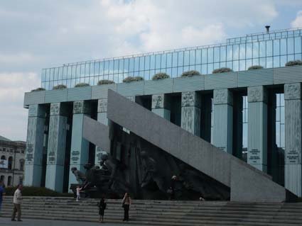 [Monumento+a+la+insurreccion+de+Varsovia+de+1944-1.jpg]