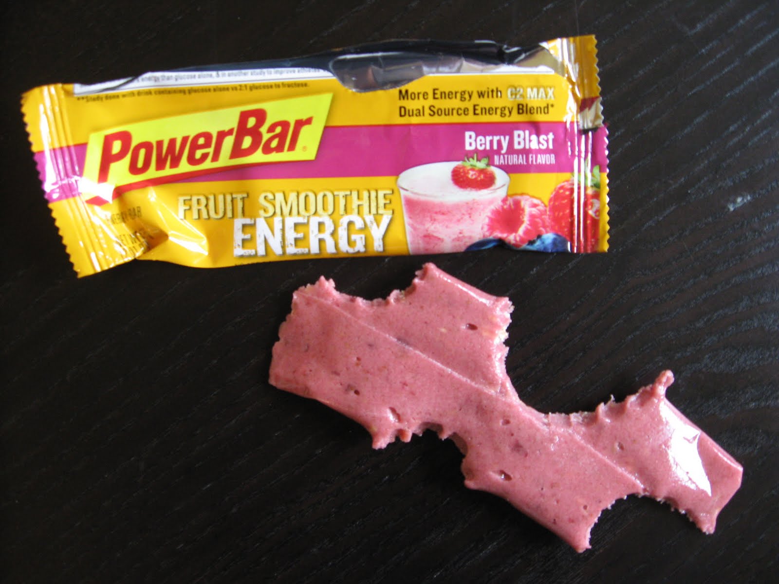 The Two R's Power Bar Fruit Smoothie Energy Bar Review!