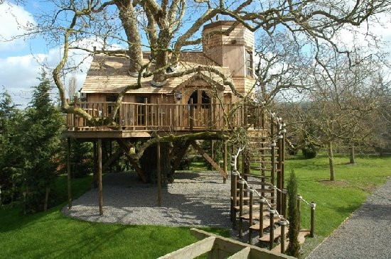 Amazing Treehouses Around The World Travelphant Did You Want To Live In A Tree House When Were Children Growing Up What Better Way Sleep Than Directly Under The Branches Of Protective