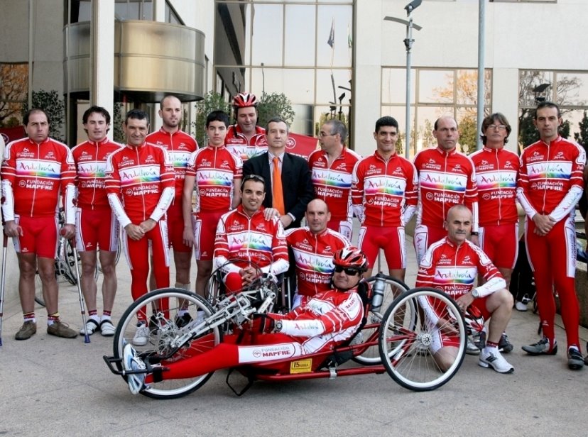 [equipo+ciclista+Andalucía+Fundación+Mapfre.jpg]