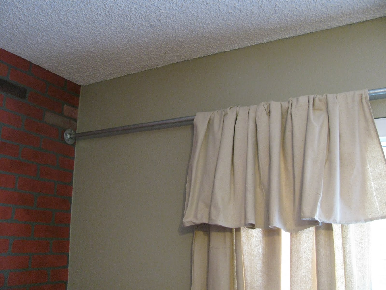 Curtain Rod Mounting Hardware Twist and Fit Curtain Rod