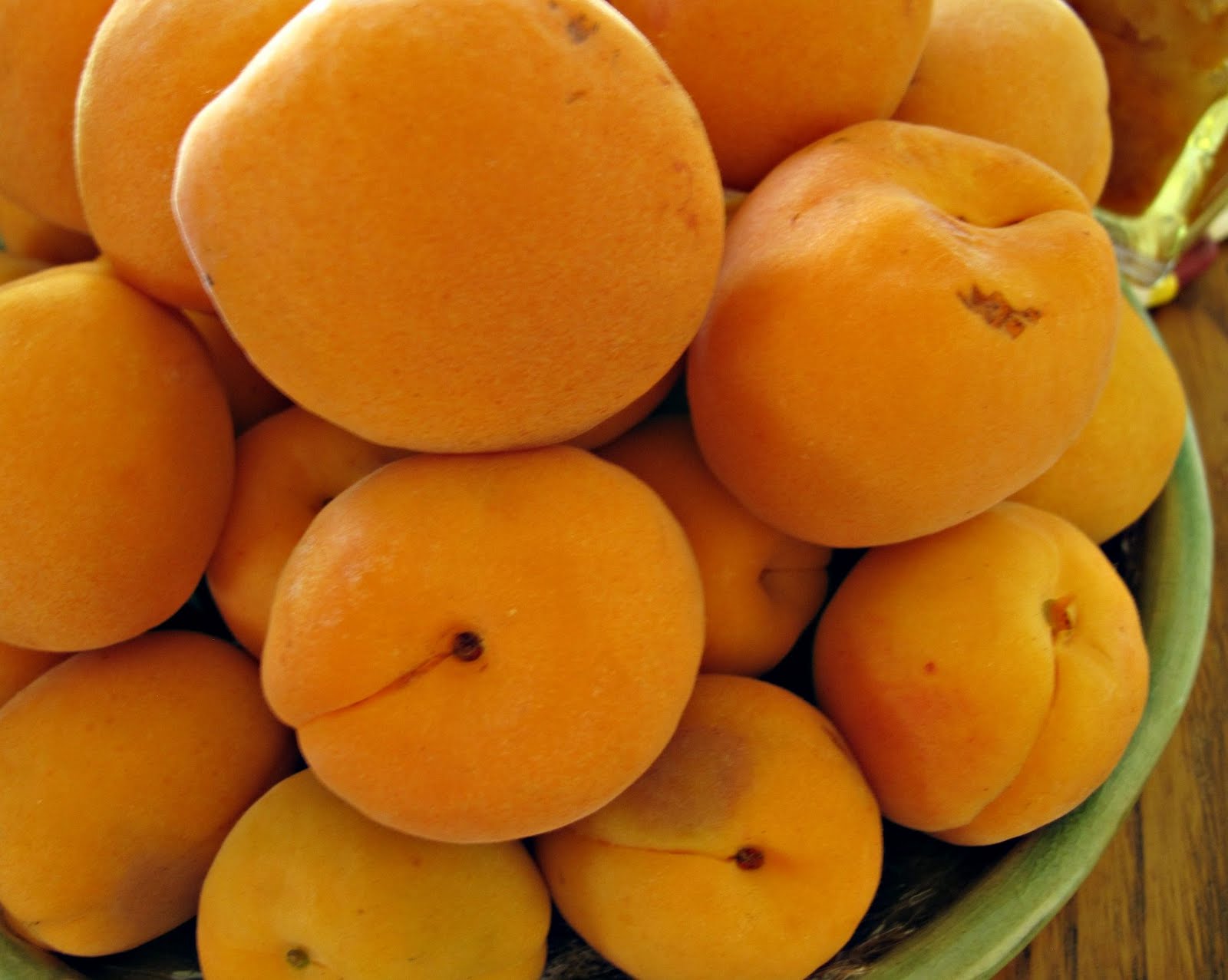 Абрикос микадо. Свежие абрикосов абрикосы содержат 88. Свежие абрикосы содержат 88 воды а высушенные. Решение задач на сушку фруктов. Задача 22.