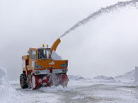 Snow plough operating at Mt Wellington summit - 18th August 2008