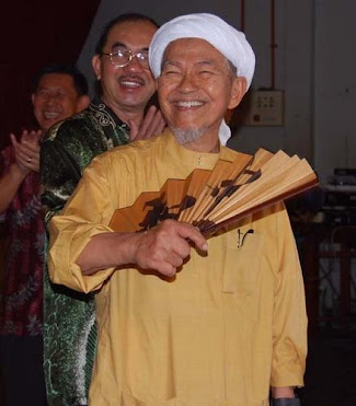 Tuan Guru Dato Nik Abd Aziz.