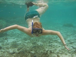 [betsy+snorkeling.jpg]