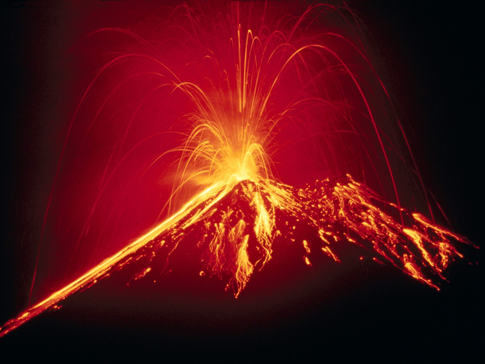 [Hot+Lava,+Arenal+Volcano.jpg]