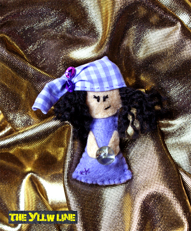 THE YLLW LINE Broche Lola, la pitonisa.