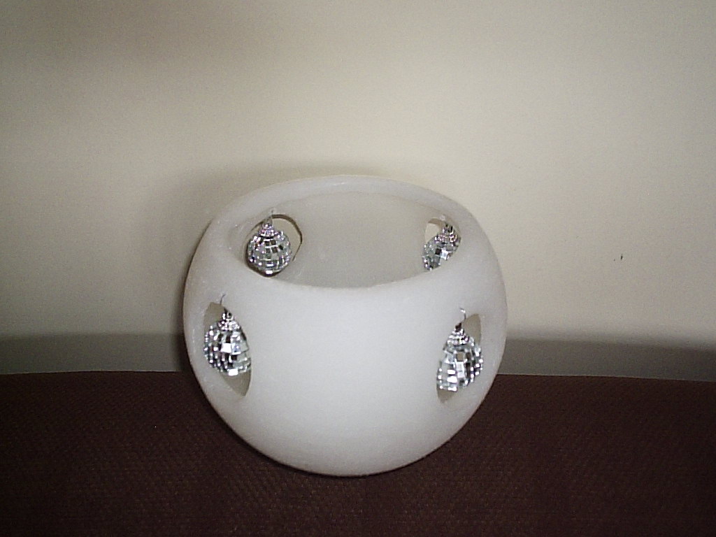 *velas Artesanais* Luminaria de bola c/ bolinhas brilhantes R45,99.