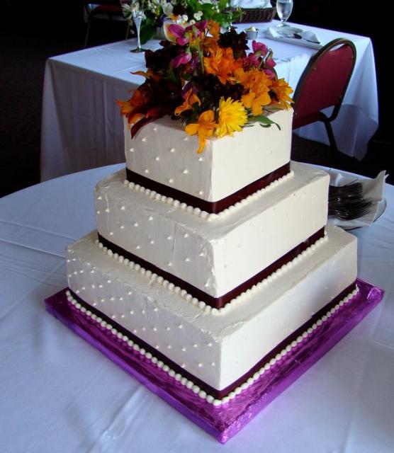 Wedding Accessories Ideas Square Wedding Cakes With Flowers On Top