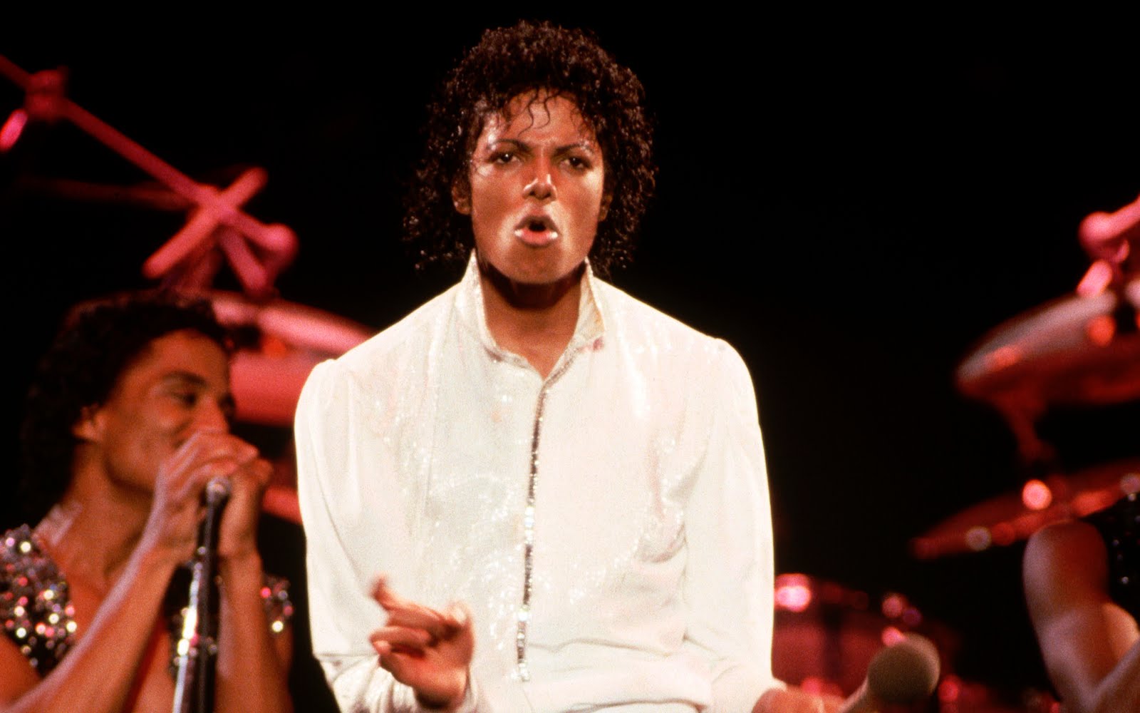 https://4.bp.blogspot.com/_h937HNtz6ek/SwOYEnW8lwI/AAAAAAAAFJs/SXAeIpwMeYk/s1600/michael-jackson-wallpapers-05.jpg