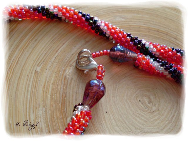 [Perlenkette+06.jpg]