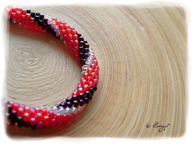 [Perlenkette+02.jpg]