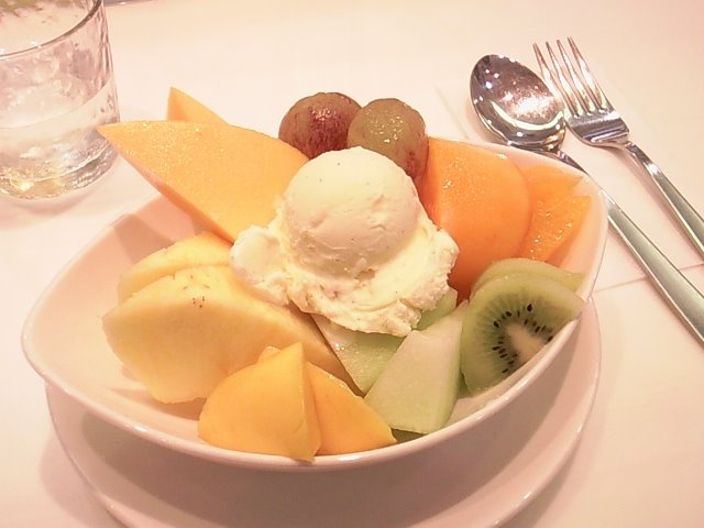 [Seasonal+Fruit+Salad.jpg]