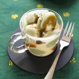 [081123-ChristmasShiratamaTofuEggSauce.jpg]