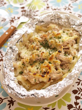 [Foil+Baked+Chicken+Breast+Fillet+and+Onion.jpg]