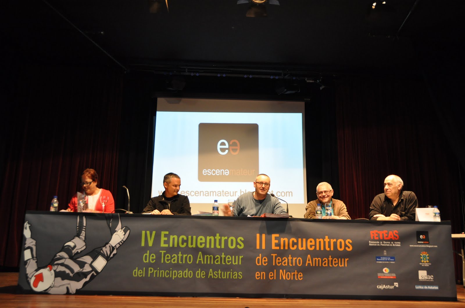 Teatro Aficionado: El Teatro Aficionado se encuentra en Siero, Asturias. ESPAÑA