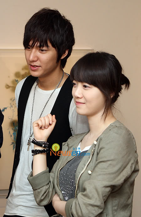 style wallpaper: Foto Artis Korea Berpasangan