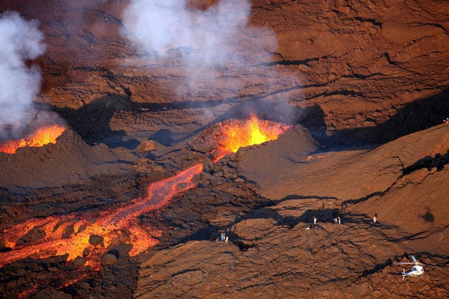 Exploring earth MOLTEN LAVA IN MIDDLE OF EARTH