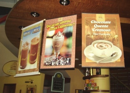 [três+cartazes.jpg]