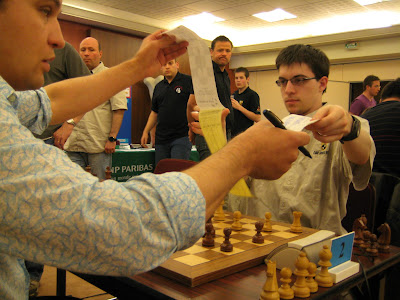 Vladislav Tkachiev et Maxime Vachier-Lagrave ont signé la paix © Chess & Strategy 