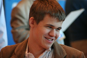 Echecs en Roumanie : Carlsen en serial killer !