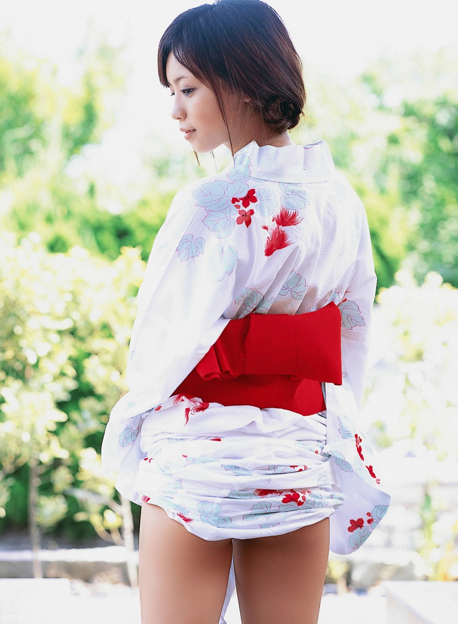 Reimi Tachibana in white kimono01 | japanese girls 2011
