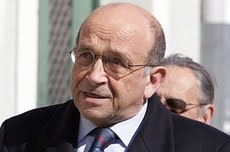 Diego Ritto PORTUGUESE LOST CHILDREN: JORGE RITTO TEM DE DEVOLVER A DISTINÇAO RECEBIDA