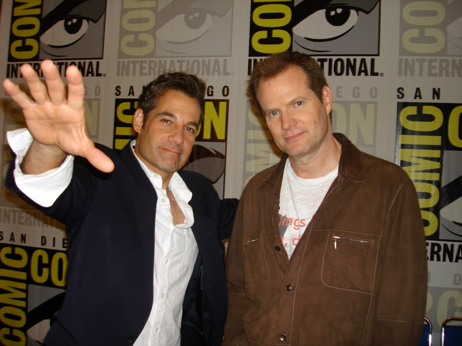 [3.6+two+cool+cats+@+comic-con.JPG]