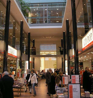 Bookstore Guide Dussmann Das Kulturkaufhaus Berlin