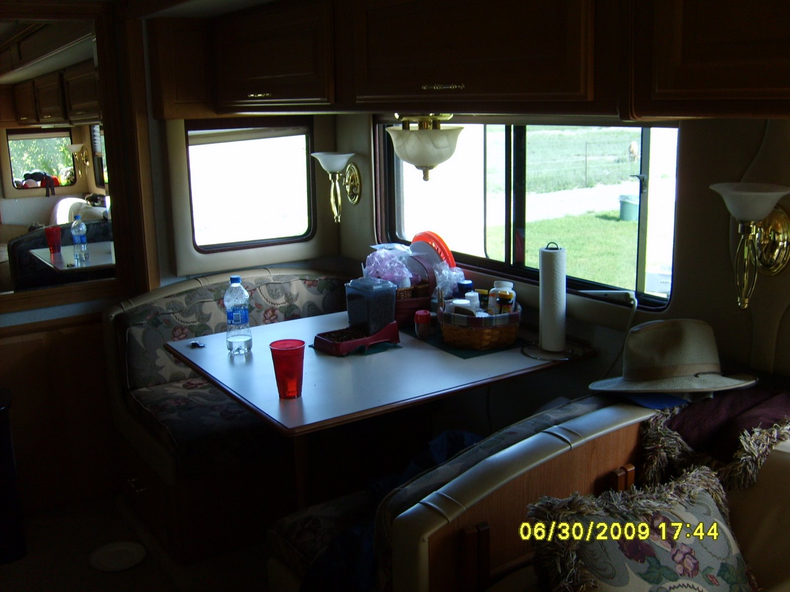 [SD531906.JPG]
