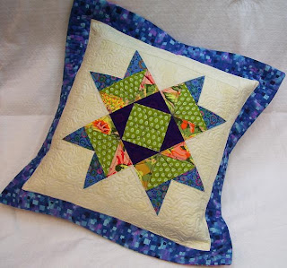 pieceful kwilter: quick and easy flanged pillow