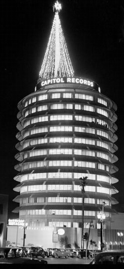 [capitol+at+night.jpg]