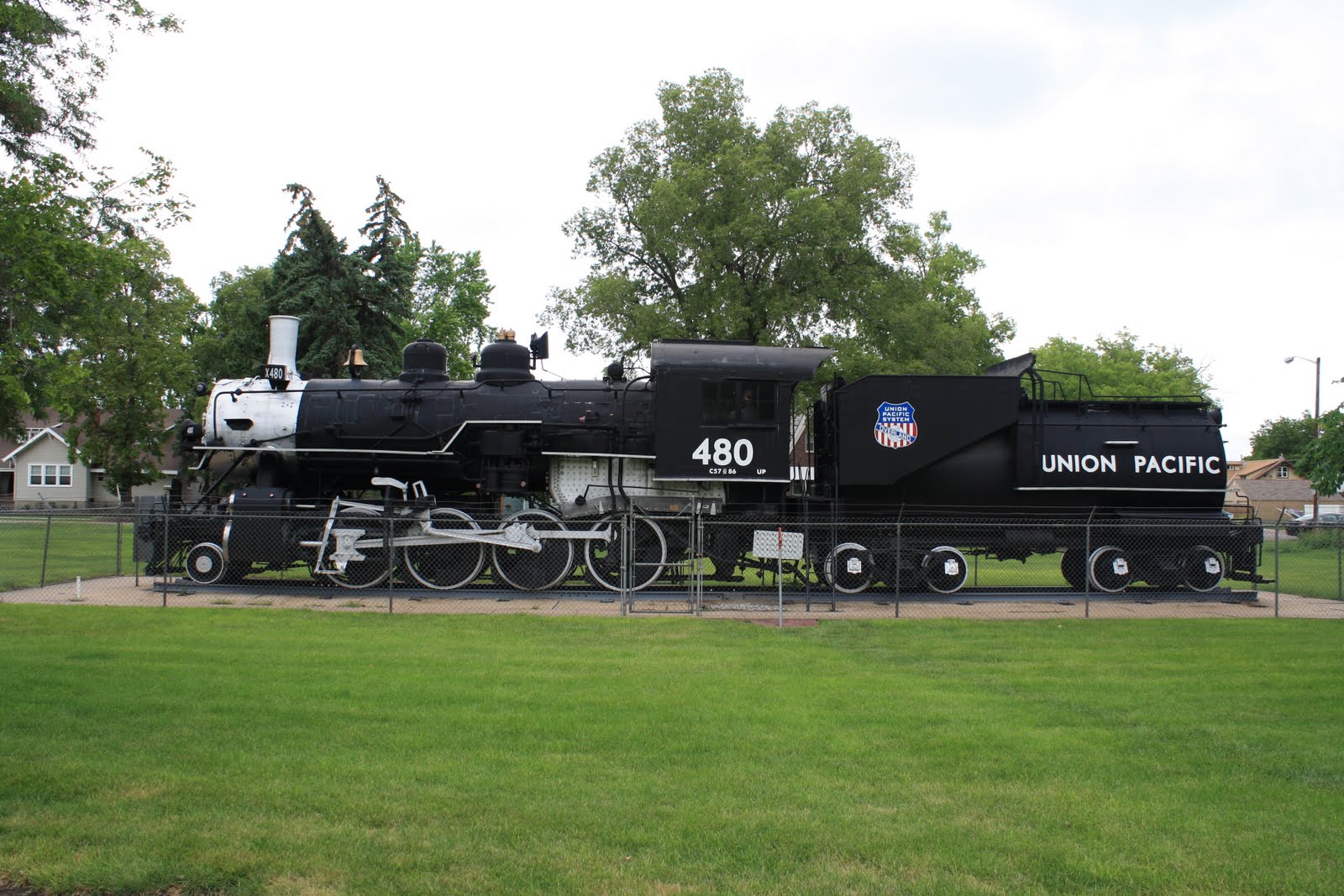 TomandEv: July 7 Union Pacific Challenger and diesel engine pictures ...