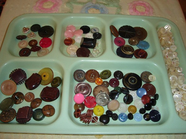 [buttontray2.jpg]