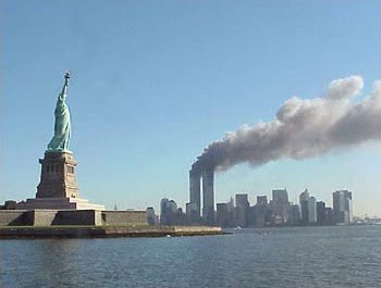 [National_Park_Service_9-11_Statue_of_Liberty_and_WTC_fire.jpg]