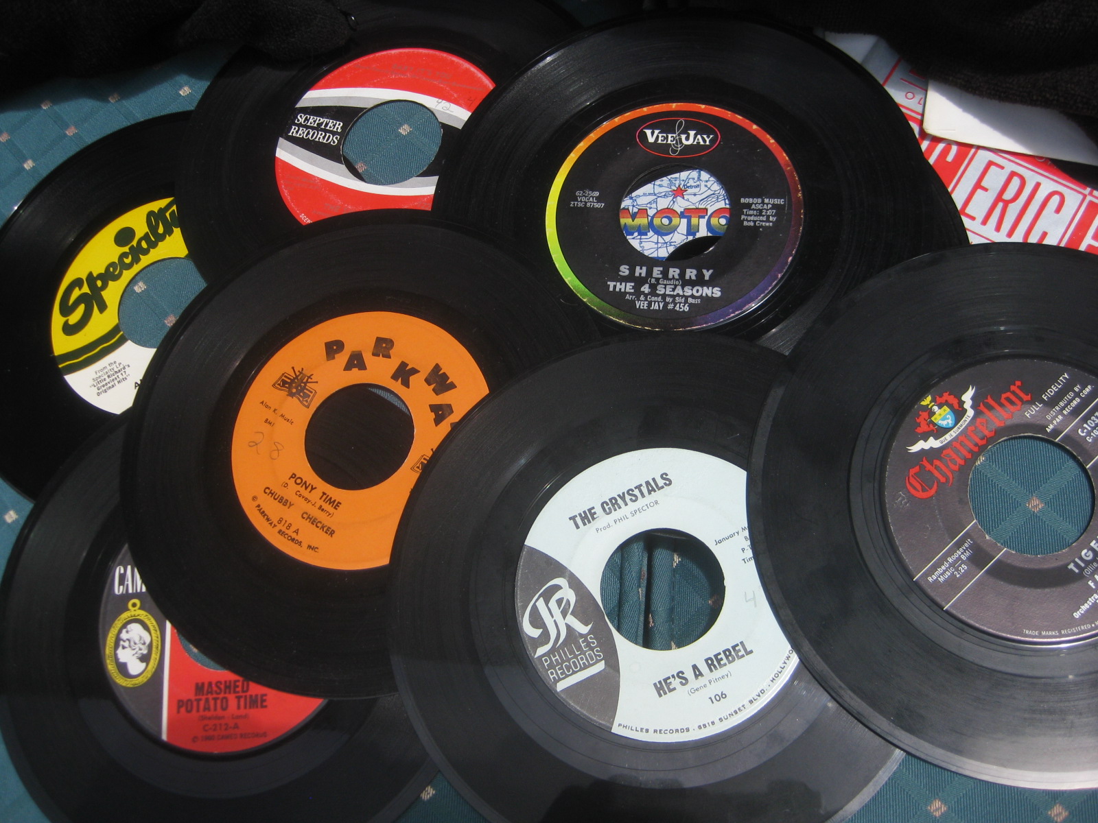 UHURU FURNITURE & COLLECTIBLES SOLD A Record Collector's Dream!