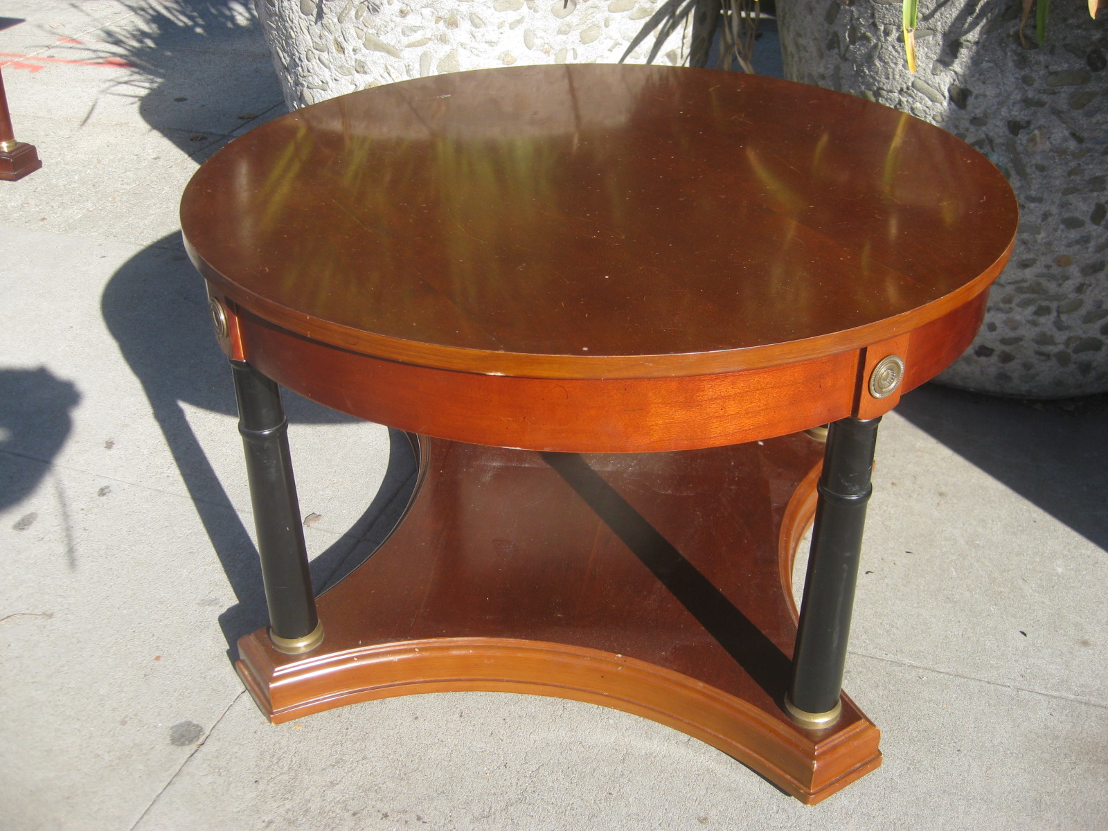 UHURU FURNITURE & COLLECTIBLES SOLD Classic Coffee Table 50