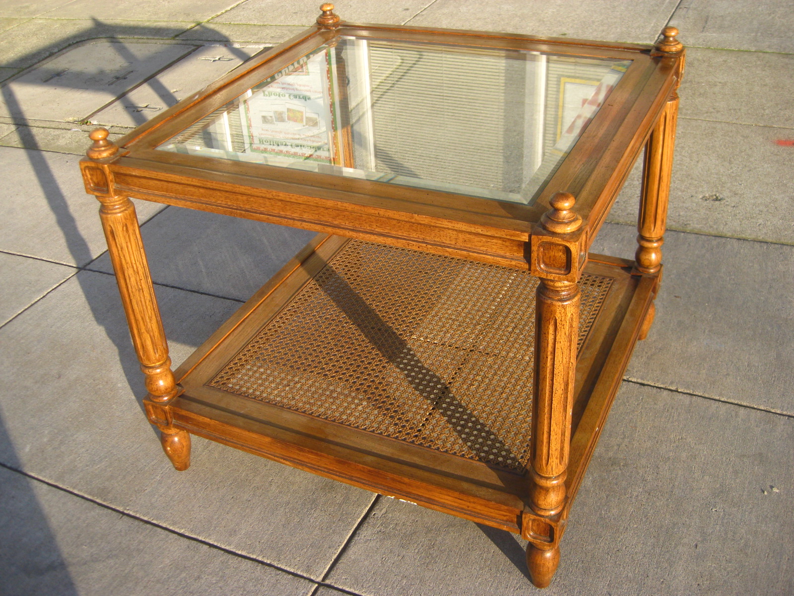 UHURU FURNITURE & COLLECTIBLES SOLD Coffee Table 30