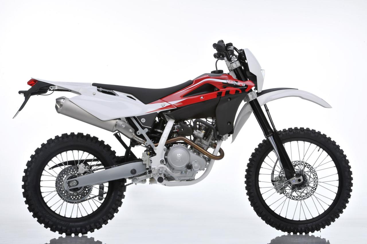 Revista Coche: Husqvarna presenta sus nuevas supermotard de 125 cc