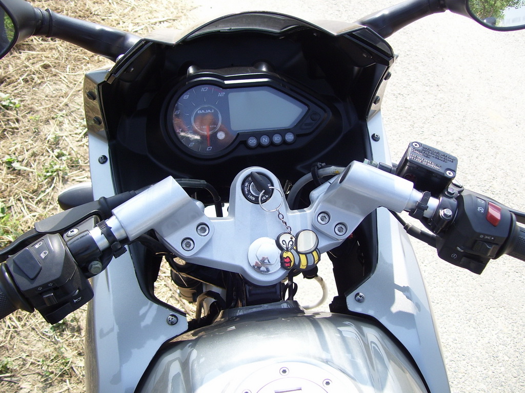 pulsar 220 handle grip