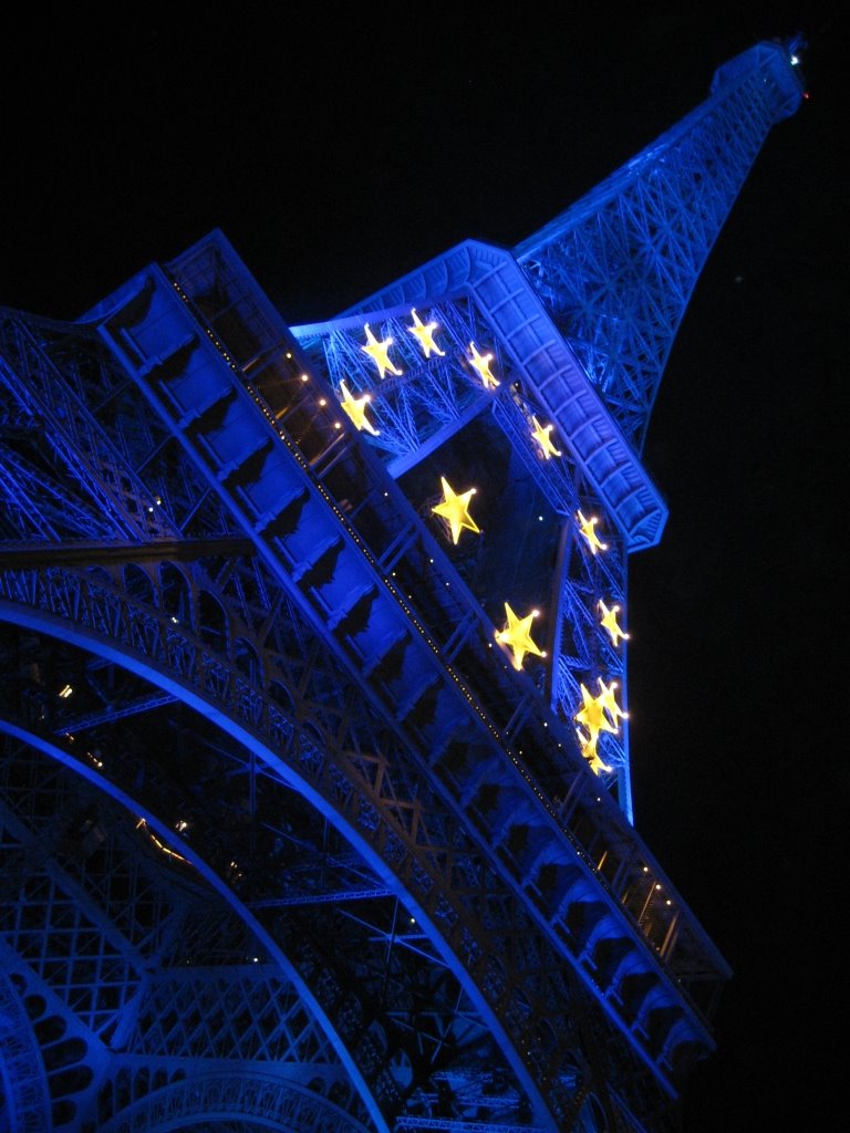 [eiffel+tower+1.jpg]