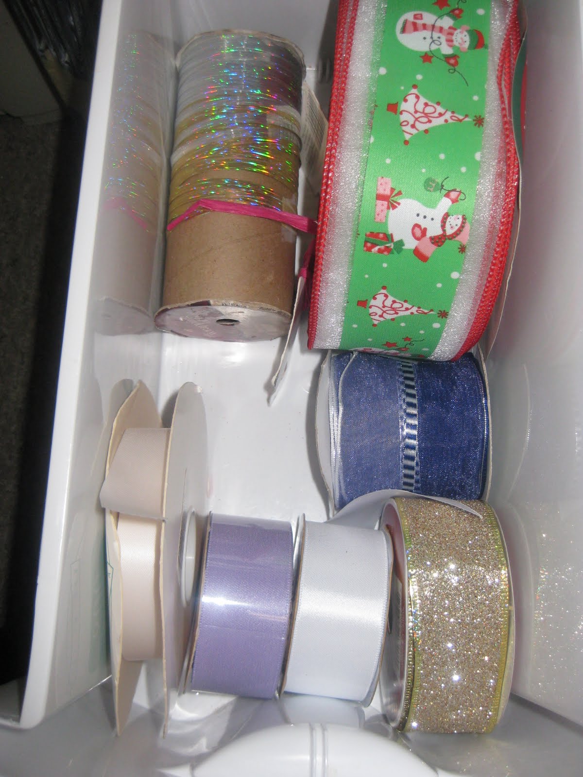 Simplify Your Life How to Organize Gift Wrapping Supplies