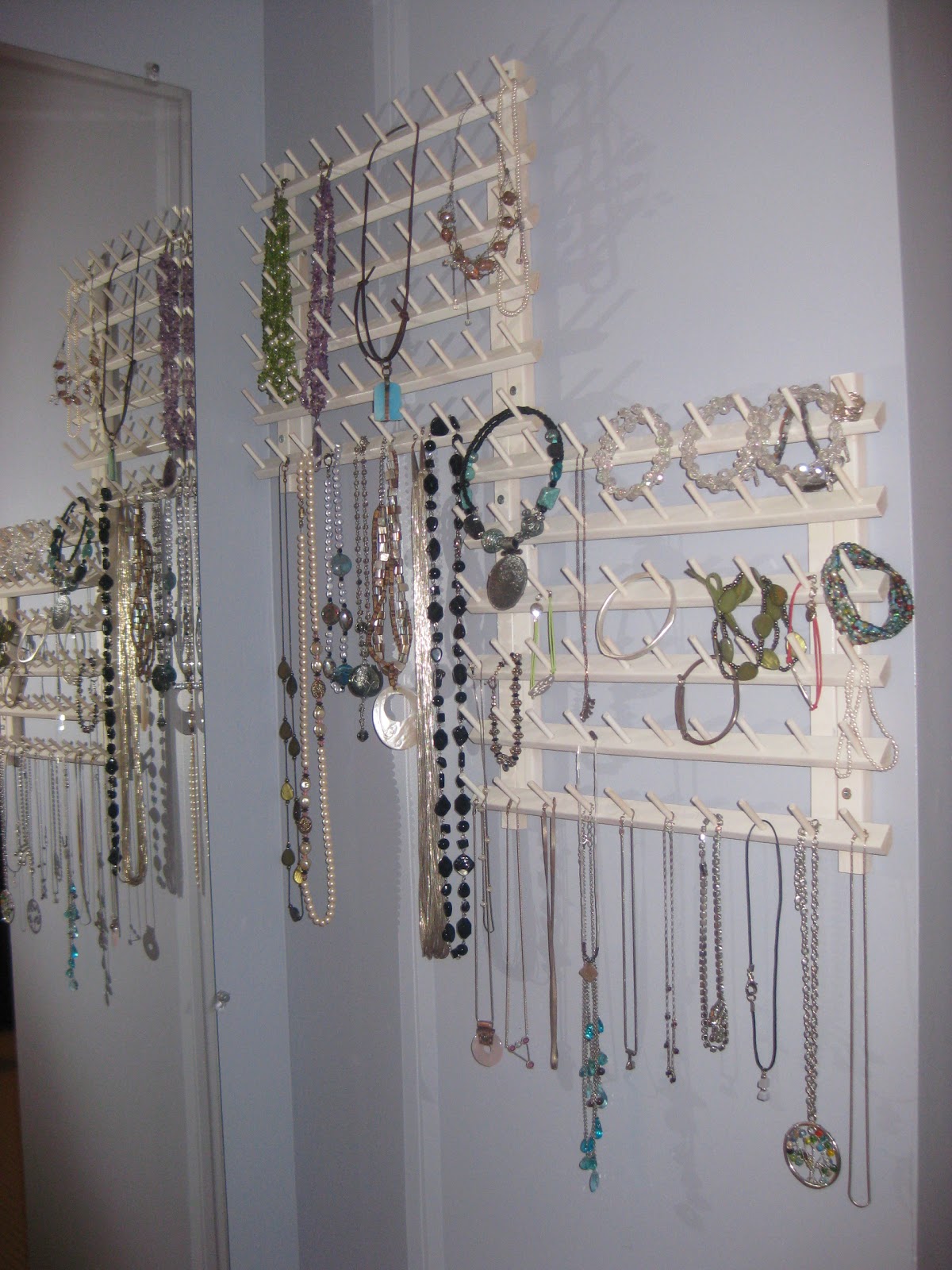 Simplify Your Life: Organize Necklaces and braclets