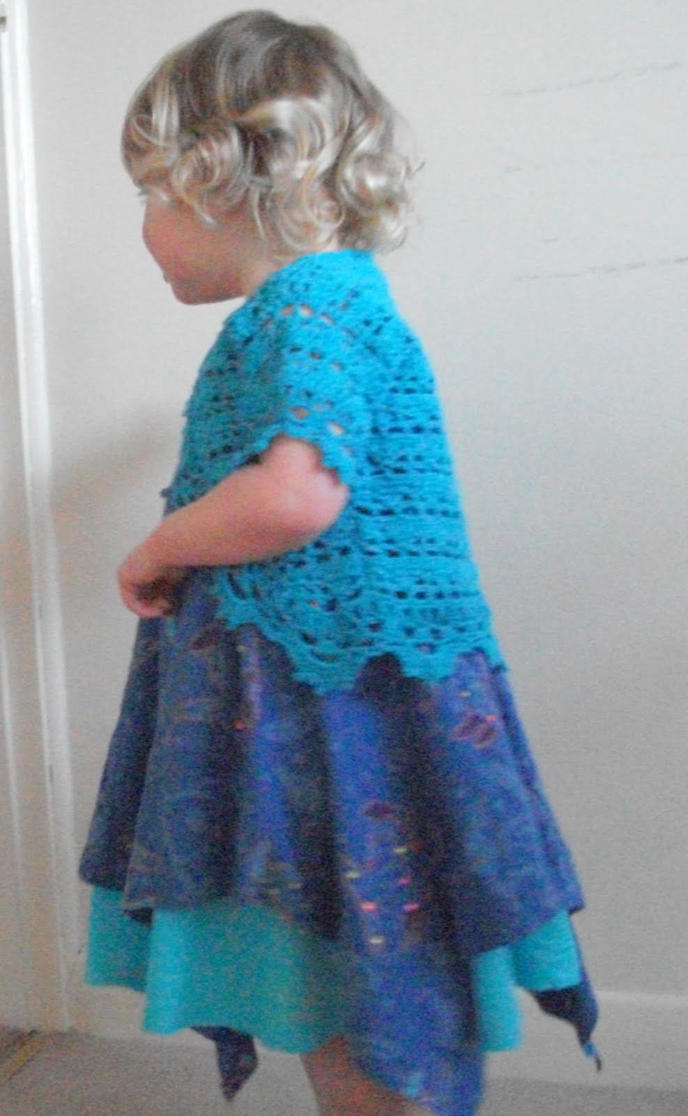 FREE BED JACKET AND SHRUG PATTERN TO KNIT OR CROCHET