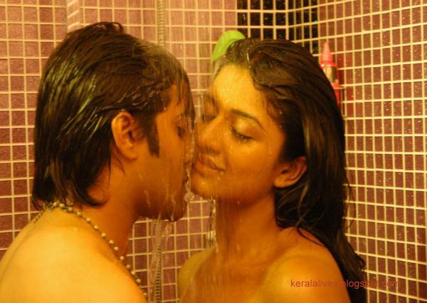 South Indian Actress Vimala Raman Hot Bathing And Loving Scene Photos