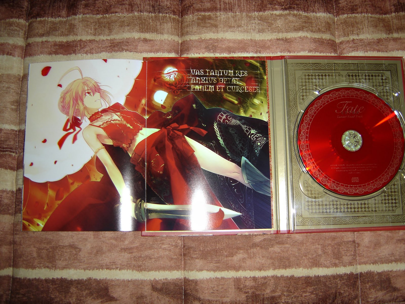 Soth's Blog: Fate/Extra Type-Moon Box + Figma Saber Extra