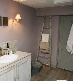 [twigs+bathroom.jpg]