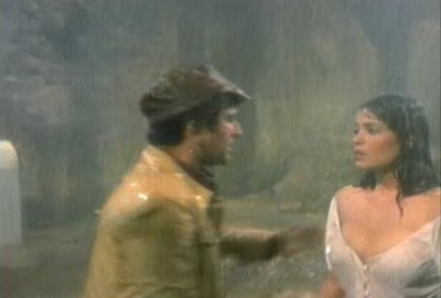 ACTRESS BIKINI: bollywood zeenat aman nipple slip and bikini show